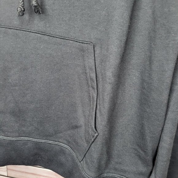 NWT Levi's Women's Graphic Standard Hoodie - Batwing 3D Shine Caviar - 1X - Picture 3 of 15